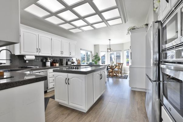 Dining room, Interior, Kitchen, Pendant Lights, Wood Texture Flooring