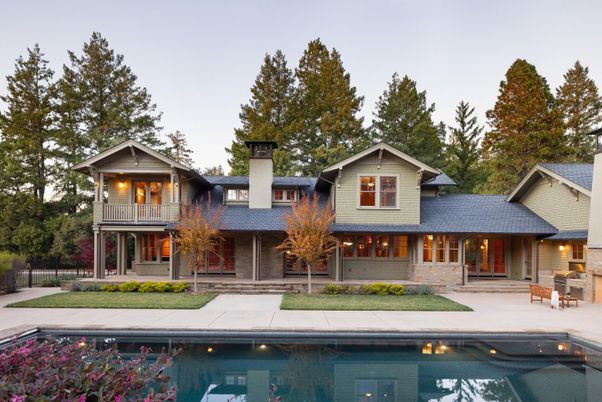 Exterior, Facade, Pool, Split Level