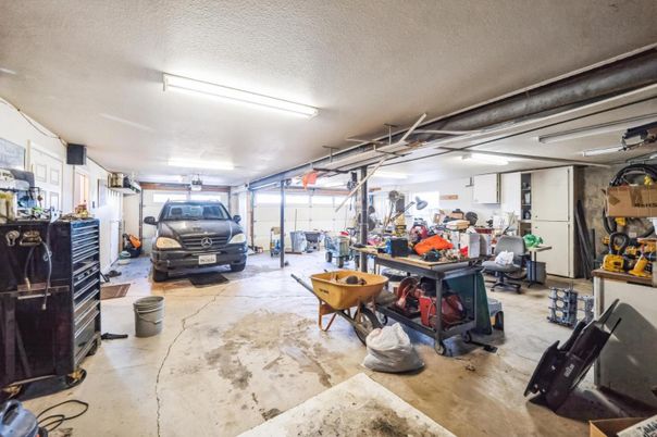 Garage, Interior