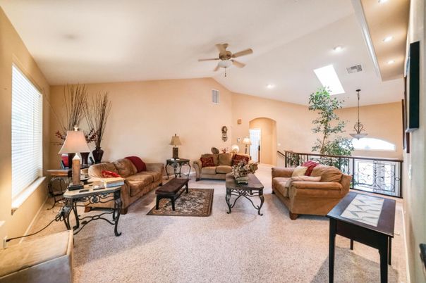 Interior, Living room, Pendant Lights, Recessed Lighting
