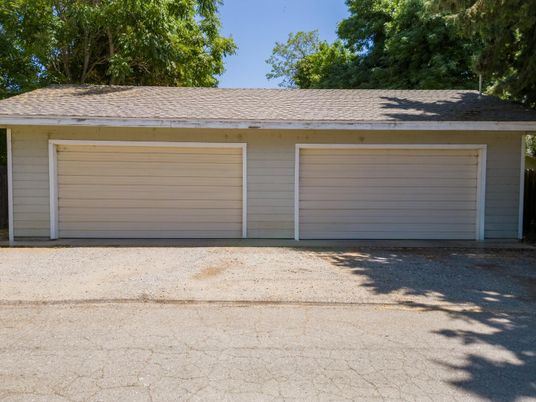 Detached Garage, Exterior