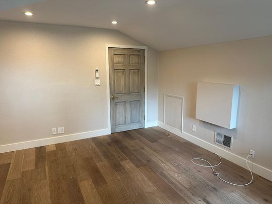Empty room, Interior, Recessed Lighting, Wood Texture Flooring