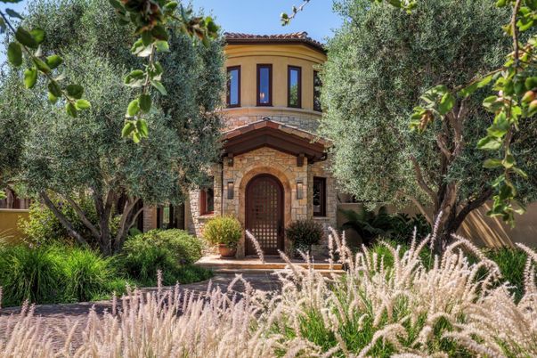 Exterior, Facade, Mediterranean