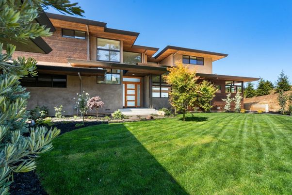 Backyard, Exterior, Facade, Modern