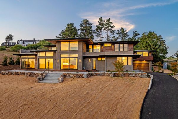 Attached, Backyard, Exterior, Facade, Modern