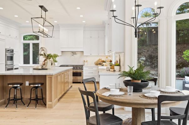 Chandelier, Dining room, Interior, Kitchen, Pendant Lights, Recessed Lighting, Stainless Steel Appliances, Wood Texture Flooring