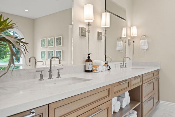 Bathroom, Dual Sink Vanities, Interior, Recessed Lighting
