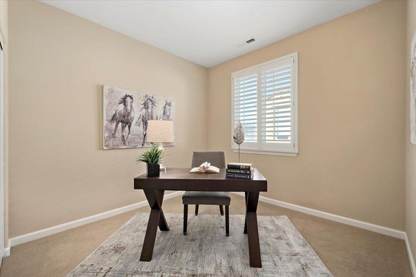 Home Office, Interior