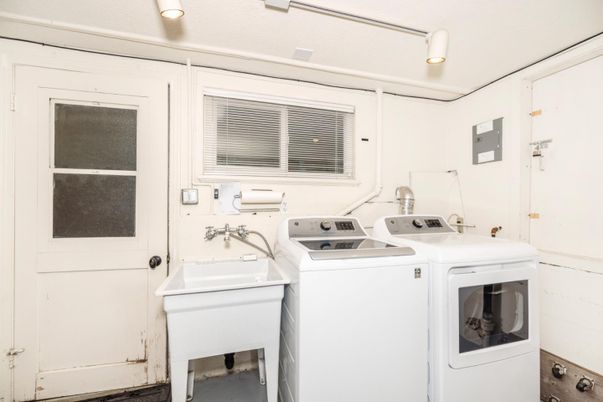 Interior, Washer