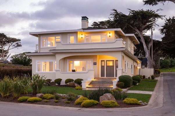 Exterior, Facade, Modern