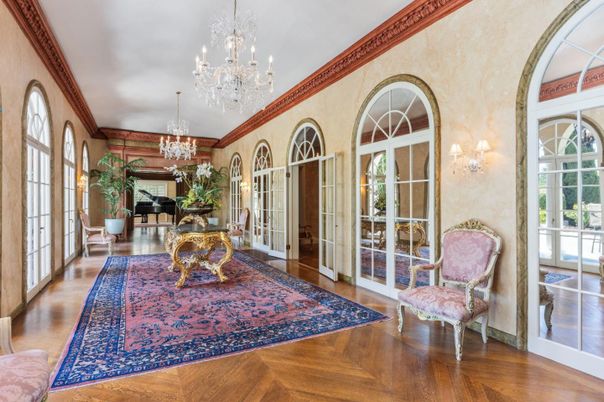Chandelier, Interior, Piano, Wood Texture Flooring