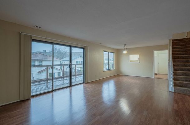 Empty room, Interior, Pendant Lights, Wood Texture Flooring