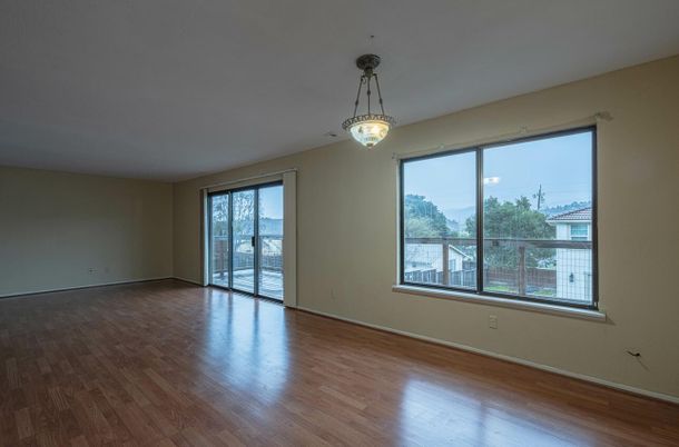 Empty room, Interior, Pendant Lights, Wood Texture Flooring