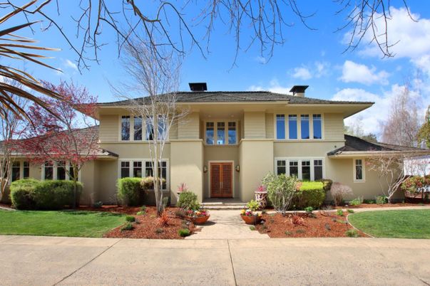 Exterior, Facade, American Foursquare