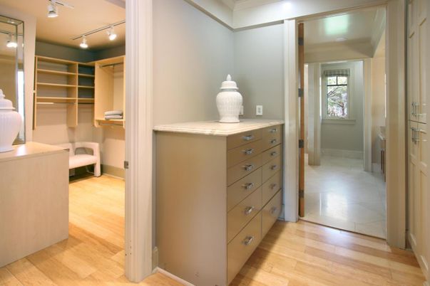 Interior, Walk-in Closets, Wood Texture Flooring