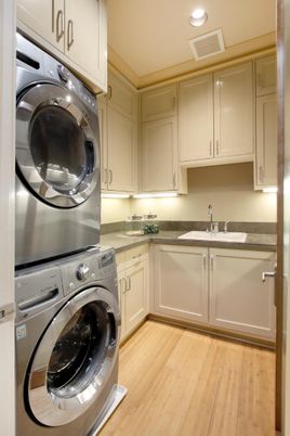 Interior, Recessed Lighting, Washer, Wood Texture Flooring