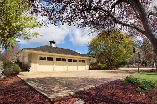Detached Garage, Exterior