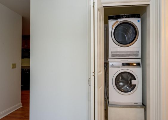 Interior, Utility Closets, Washer, Wood Texture Flooring