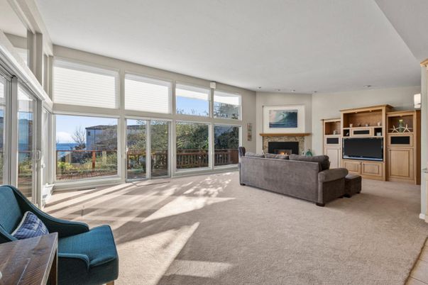 Fireplace, Interior, Living room, Recessed Lighting
