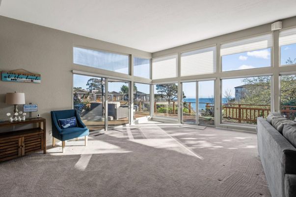 Interior, Sun Room, Water