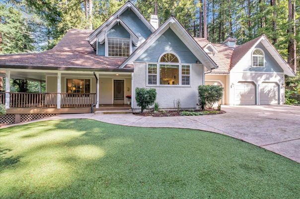 Attached, Exterior, Facade, Ranch