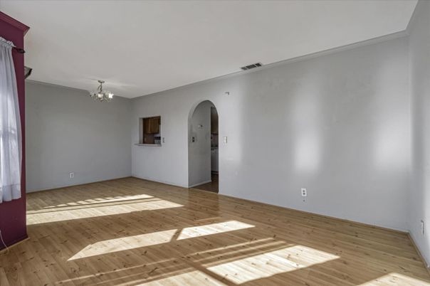 Chandelier, Empty room, Interior, Wood Texture Flooring