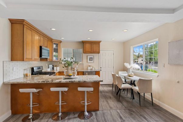 Dining room, Interior, Kitchen, Recessed Lighting, Wood Texture Flooring