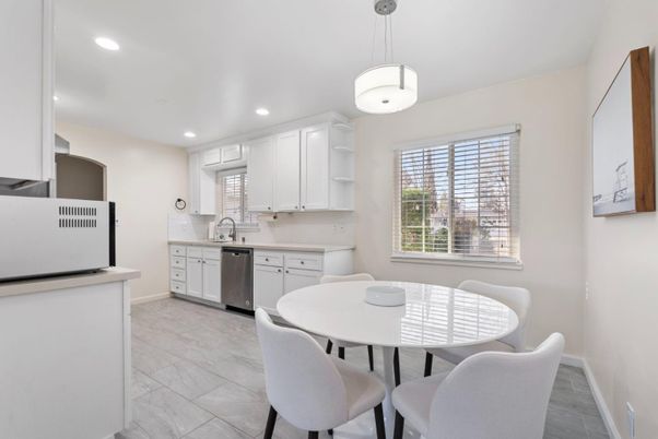 Dining room, Interior, Kitchen, Marble, Pendant Lights, Recessed Lighting, Stainless Steel Appliances