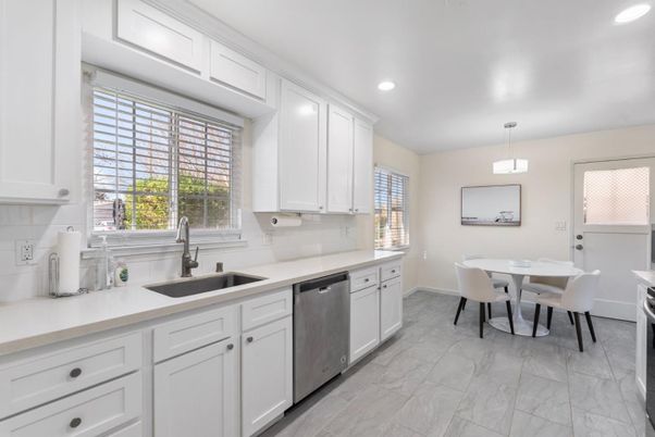 Dining room, Interior, Kitchen, Marble, Pendant Lights, Recessed Lighting