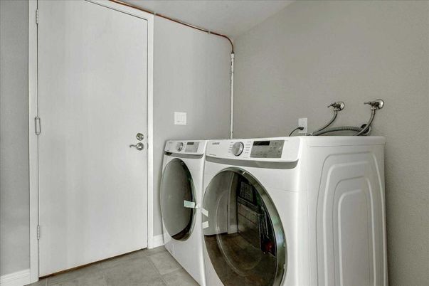 Interior, Washer