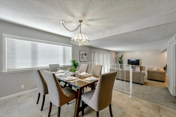 Dining room, Interior, Living room, Pendant Lights