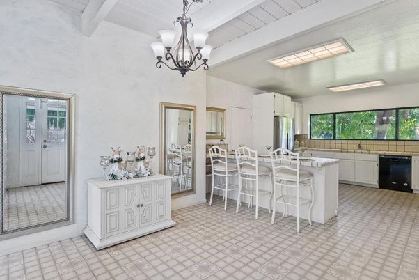 Chandelier, Interior, Kitchen