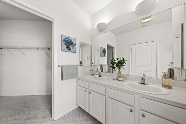 Bathroom, Dual Sink Vanities, Interior