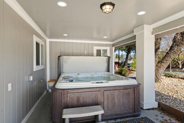 Exterior, Hot Tub