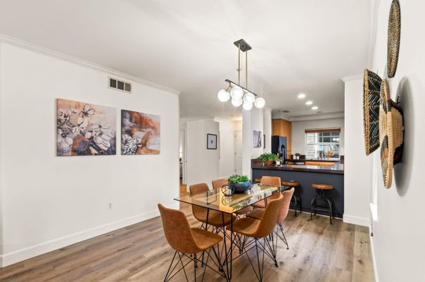 Dining room, Interior, Kitchen, Pendant Lights, Recessed Lighting, Wood Texture Flooring