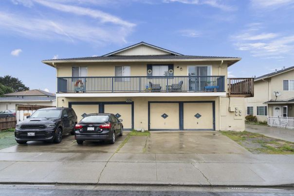 Attached, Exterior, Facade, Modern