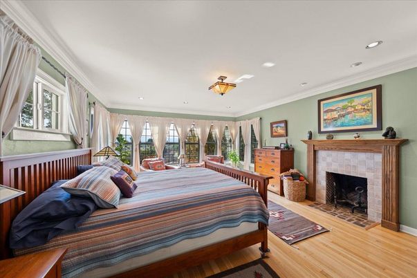 Bedroom, Fireplace, Interior, Recessed Lighting, Wood Texture Flooring