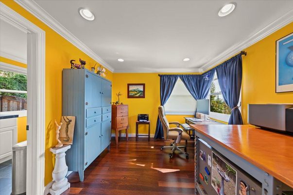 Home Office, Interior, Recessed Lighting, Wood Texture Flooring