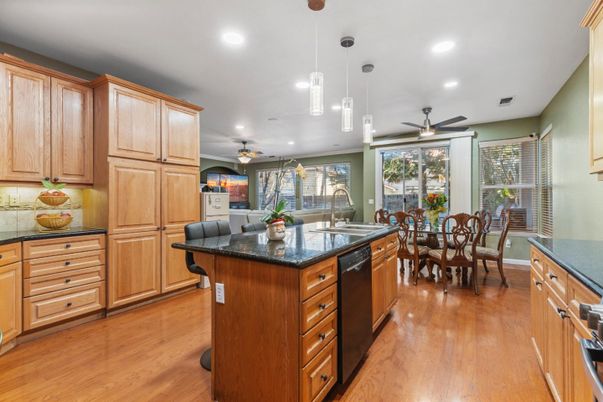 Dining room, Interior, Kitchen, Pendant Lights, Recessed Lighting, Wood Texture Flooring