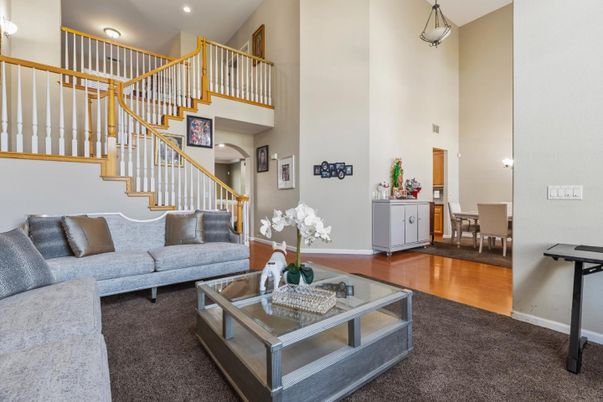 Dining room, Interior, Living room, Pendant Lights, Recessed Lighting, Wood Texture Flooring