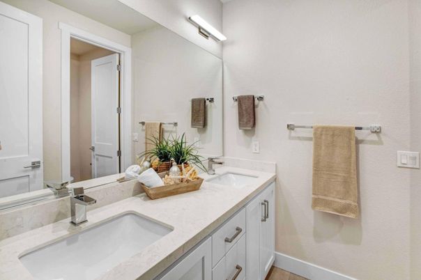 Bathroom, Dual Sink Vanities, Interior