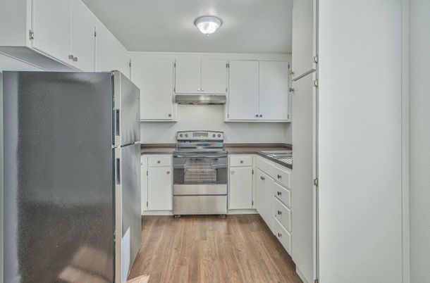 Interior, Kitchen, Stainless Steel Appliances, Wood Texture Flooring
