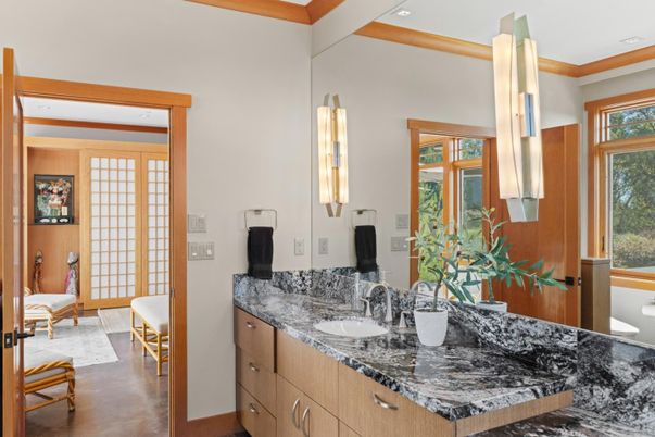 Bathroom, Dual Sink Vanities, Interior, Recessed Lighting