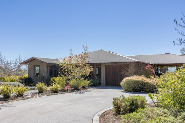 Attached, Exterior, Facade, Ranch