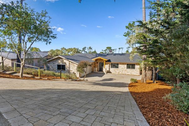 Backyard, Exterior, Facade, Ranch