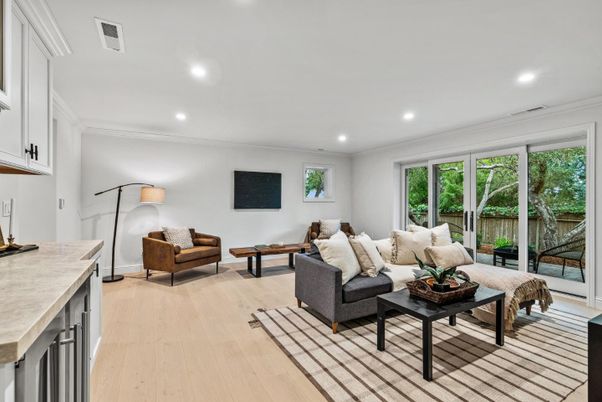 Interior, Living room, Recessed Lighting, Wood Texture Flooring