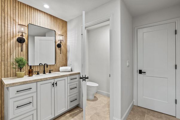 Bathroom, Dual Sink Vanities, Interior, Recessed Lighting