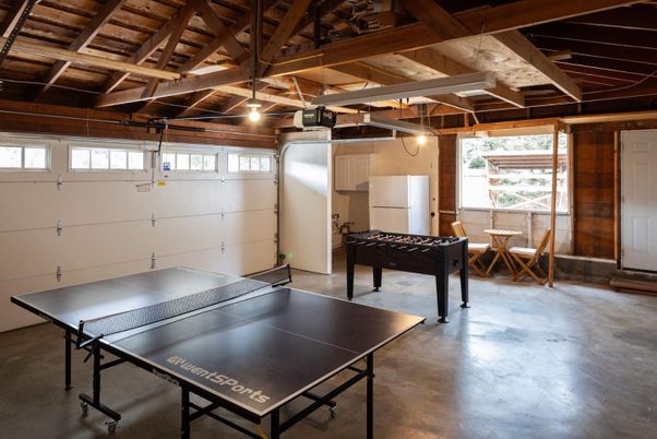 Game Room, Interior, Wooden Beams