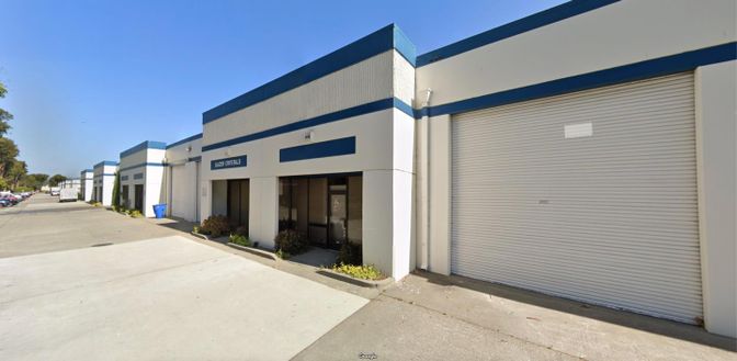 Exterior, Facade, Modern