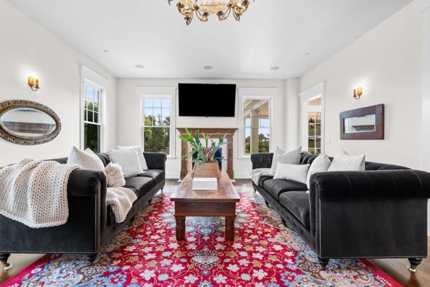 Chandelier, Interior, Living room